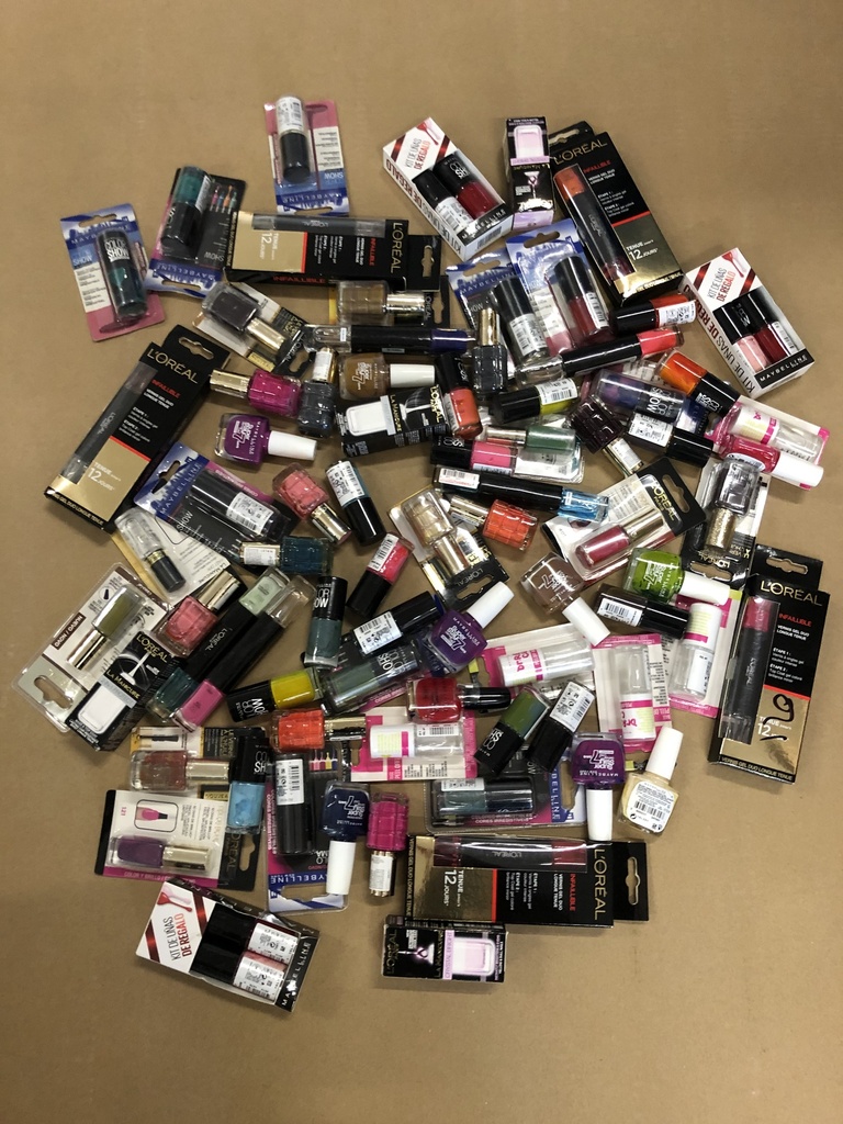 Lot maquillage ASS L'Oreal-Maybelline 300PS